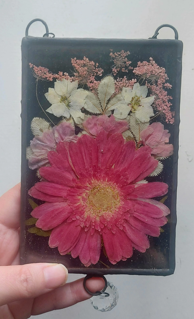 Stained glass: Giant pink flower panel 4x6